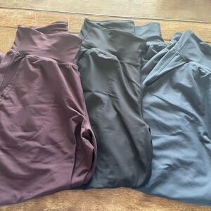 Bundle of Old Navy High-Waist Pocket Leggings — Plum, Black, Slate Blue